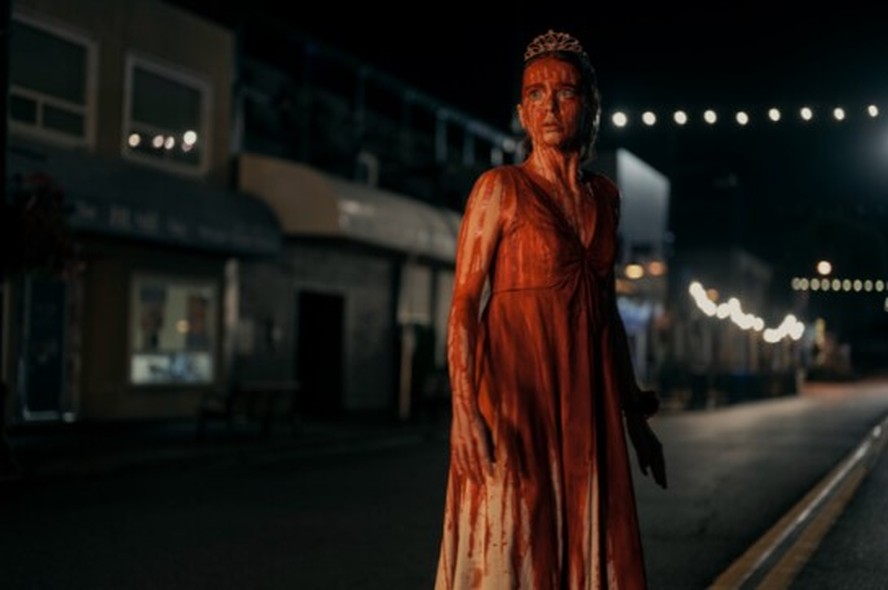 Summer H. Howell é Carrie em 'Carrie, a Estranha'