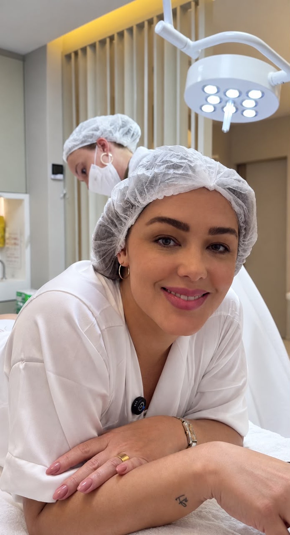 Tânia Mara faz tratamento no bumbum — Foto: @goldincision | @clinicaleger | CO ASSESSORIA