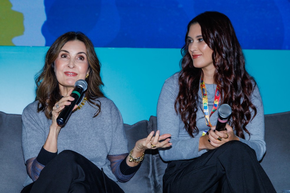 Fátima Bernardes e sua filha Beatriz na Bienal do Livro de São Paulo — Foto: Clayton Felizardo/ Brazilnews