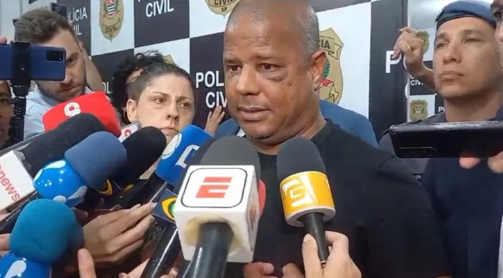 Marcelinho Carioca dá entrevista após sequestro — Foto: Reprodução