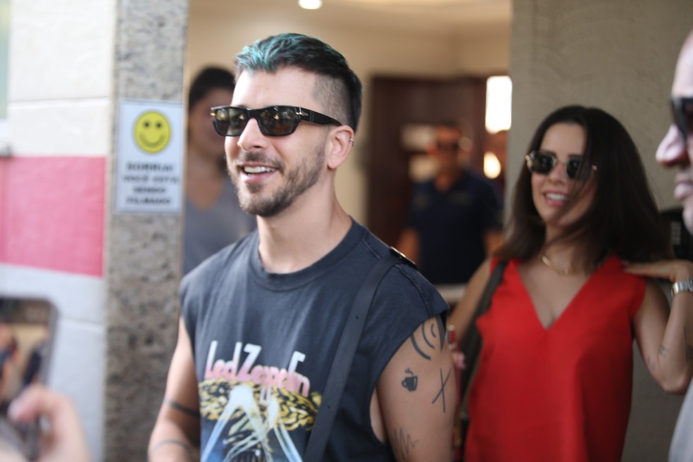 Sandy e Junior chegam ao Rio de Janeiro para apresentação no BBB 25