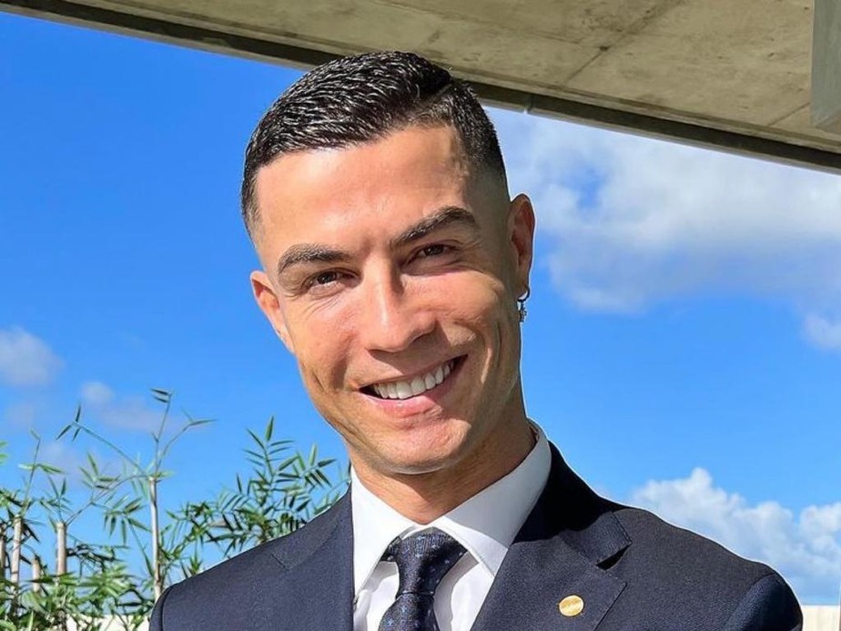 Cristiano ronaldo formal online