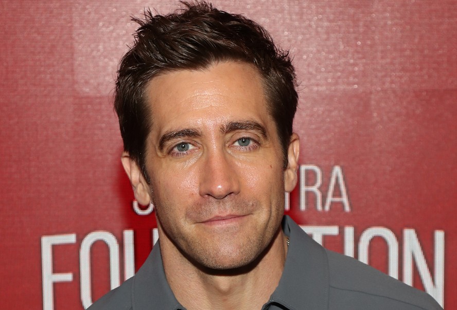 Jake Gyllenhaal faz aparição raríssima com a namorada modelo francesa ...