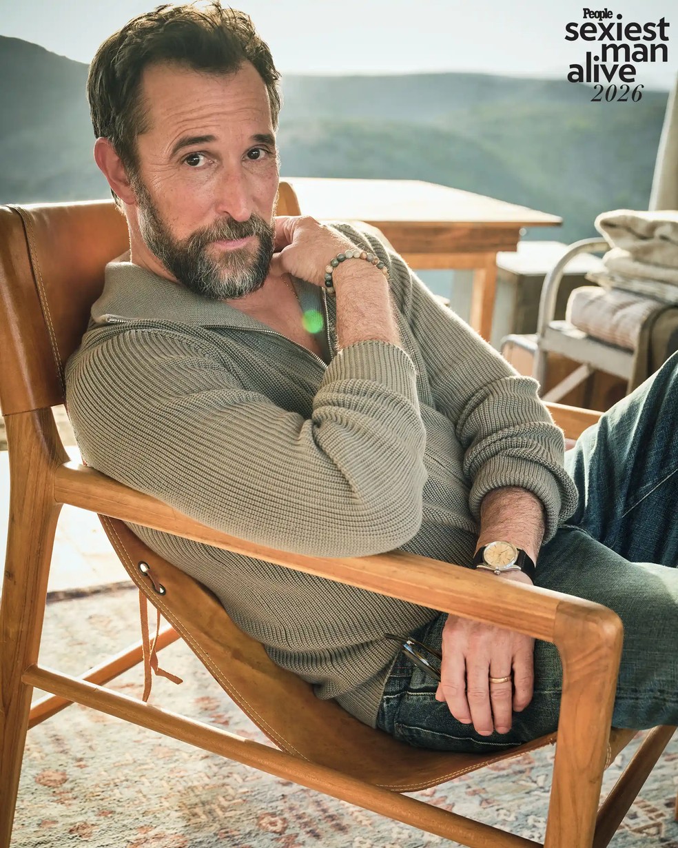 Noah Wyle, de 'The Pitt', é eleito o homem mais sexy do mundo em 2026; saiba tudo — Foto: Jeff Lipsky/Four Eleven Agency/People