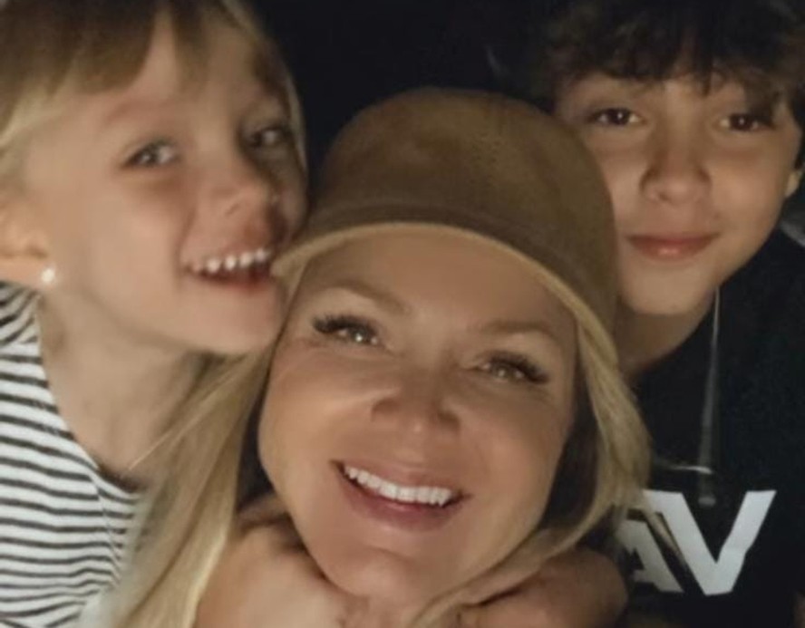 Eliana curte férias com os filhos: 'Minha vida em uma foto'