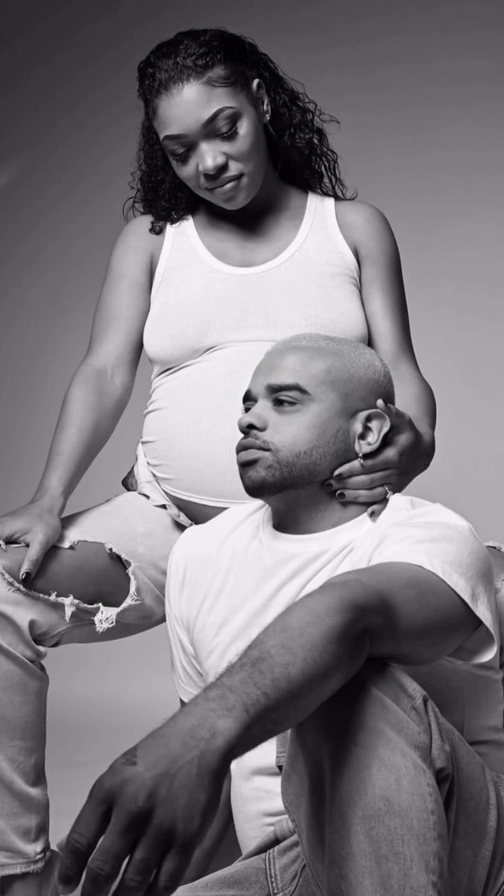 Morre aos 3 meses bebê do cantor RazB com Mona Li — Foto: Reprodução/Instagram