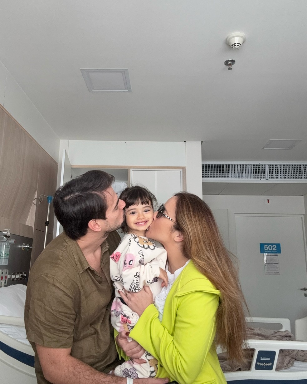 Giulia, filha de Renata Domínguez, deixa a UTI — Foto: Reprodução/Instagram