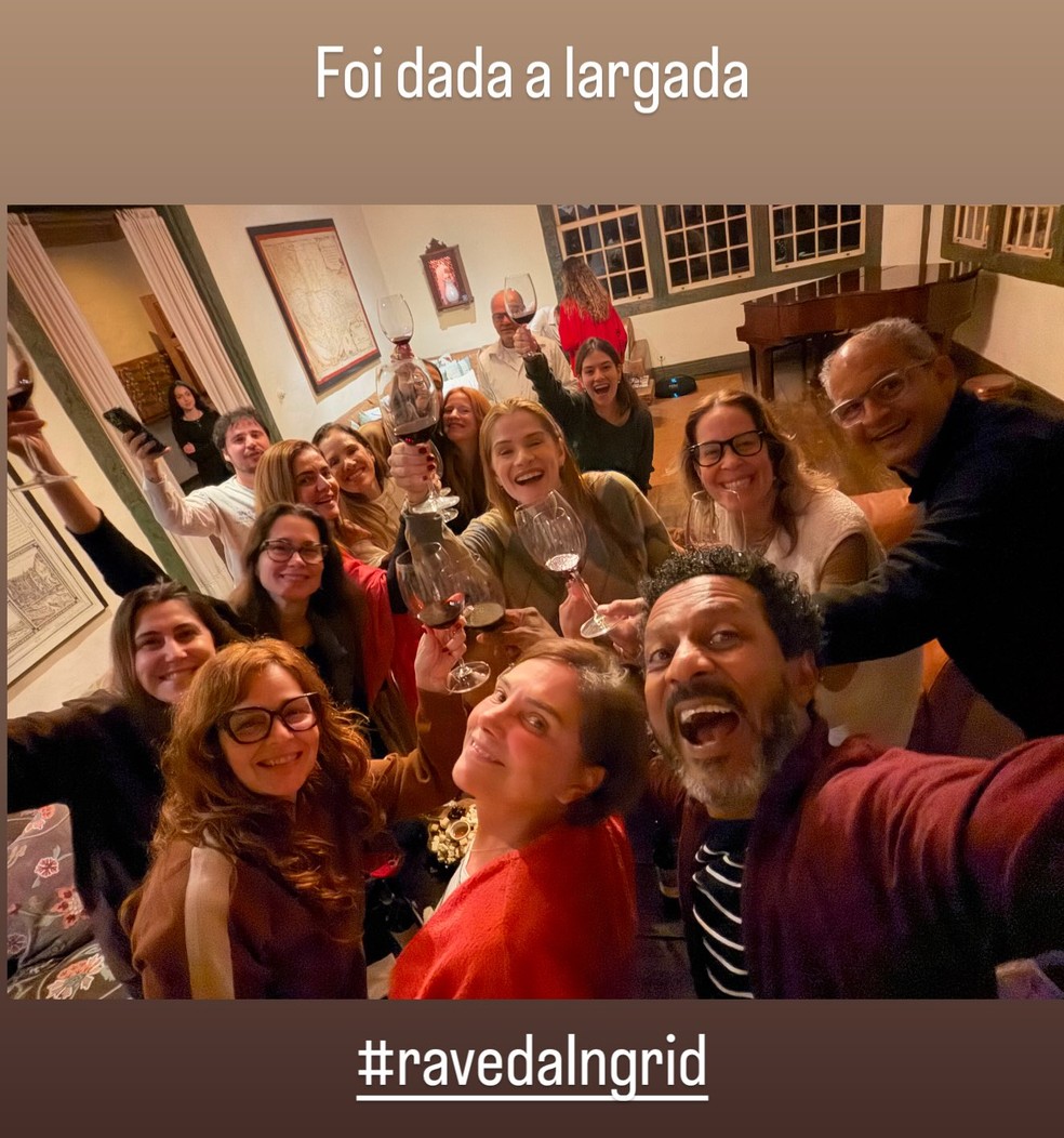 Ingrid Guimarães reúne familiares e amigos famosos para comemorar seus 54 anos — Foto: Reprodução/Instagram