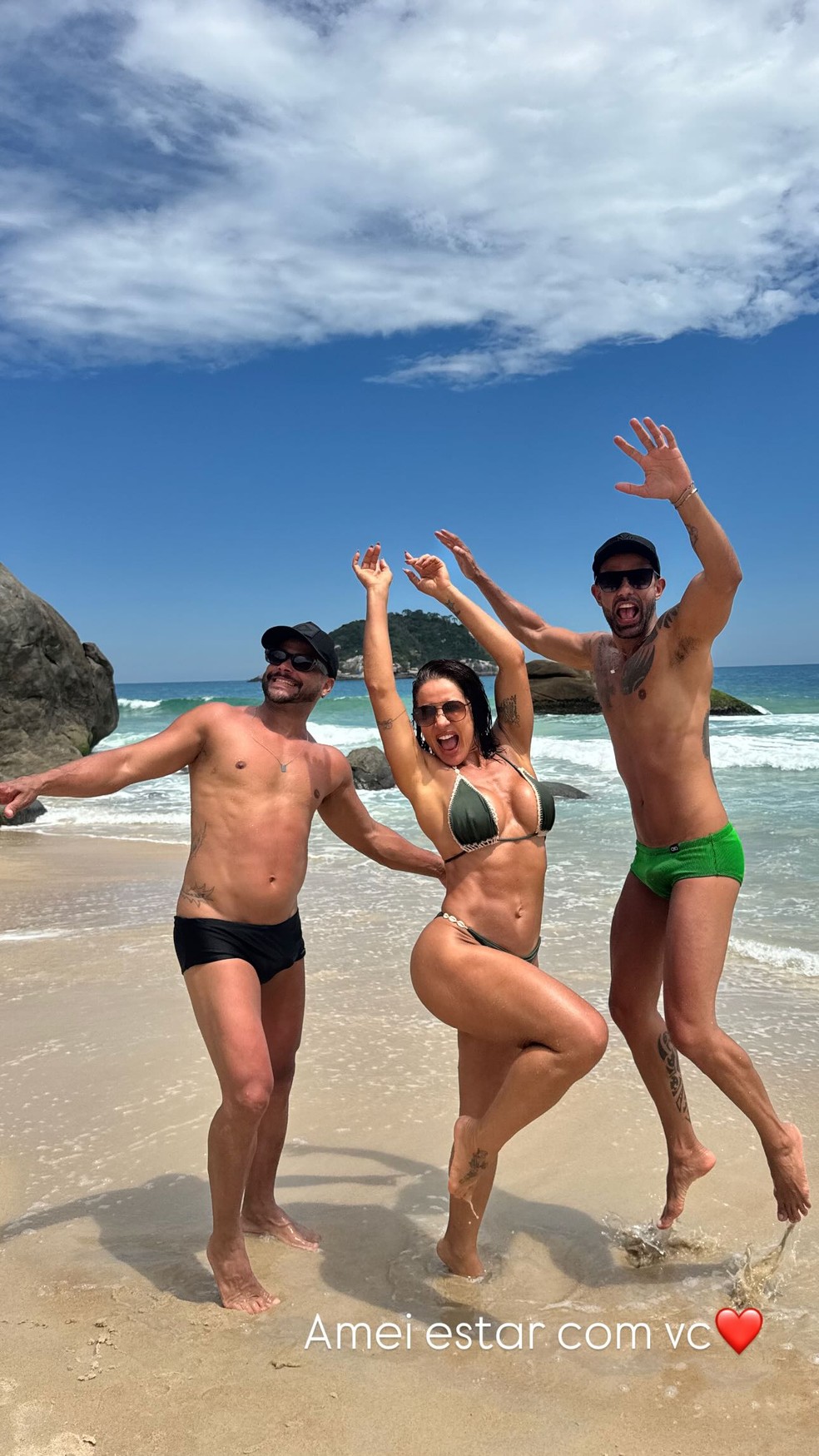 Scheila Carvalho curte praia no Rio de Janeiro — Foto: Reprodução/Instagram