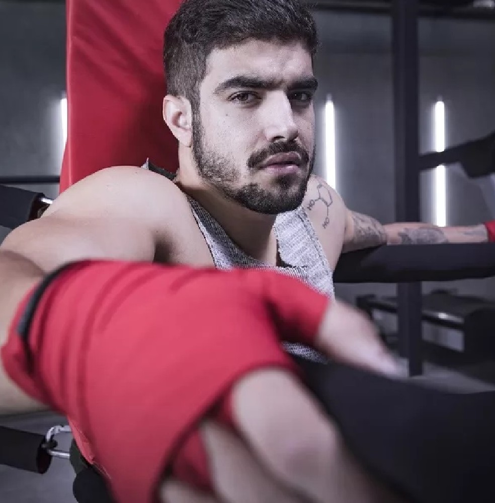 Caio Castro caracterizado como Rock em 'A Dona do Pedaço' (Globo, 2019) — Foto: Victor Pollak/TV Globo