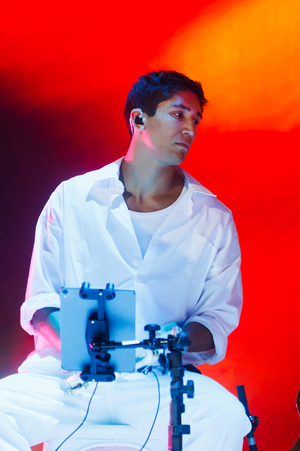 Antonio, filho da cantora Maria Rita, participa de show da turnê 'Redescobrir Vol. 2' — Foto: Patrícia Devoraes/BrazilNews