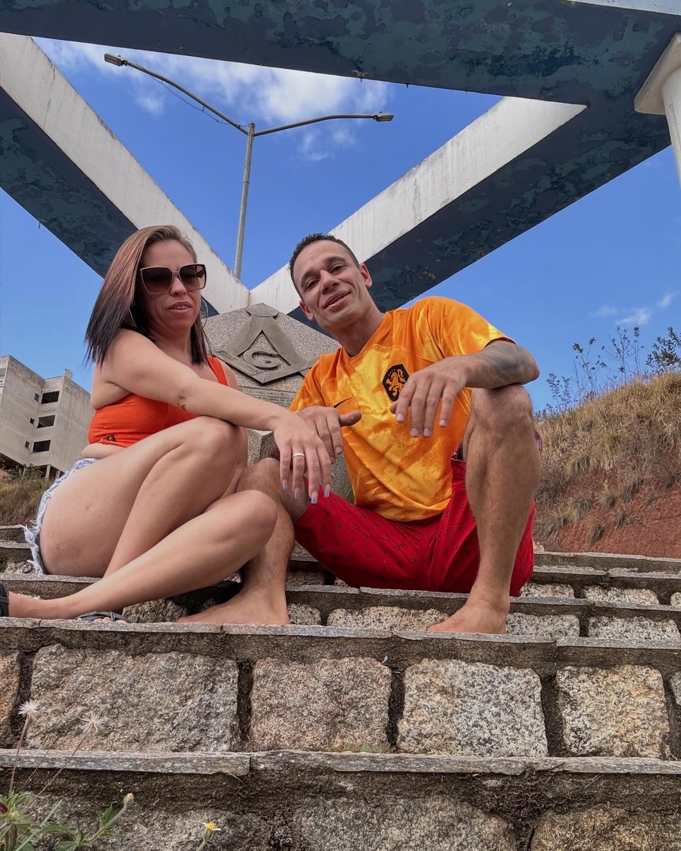 Douglas Martins, do Casal Maloka, e Estefani Caroline assumem romance — Foto: Reprodução/Instagram