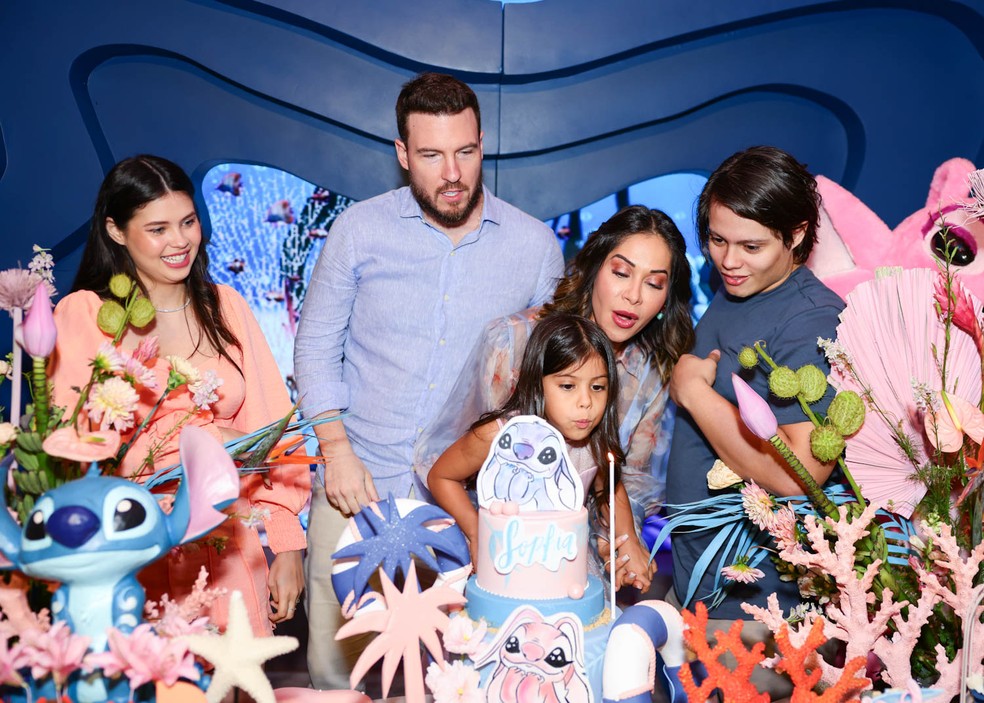 Maíra Cardi elogia Arthur Aguiar após polêmica sobre aniversário da filha
