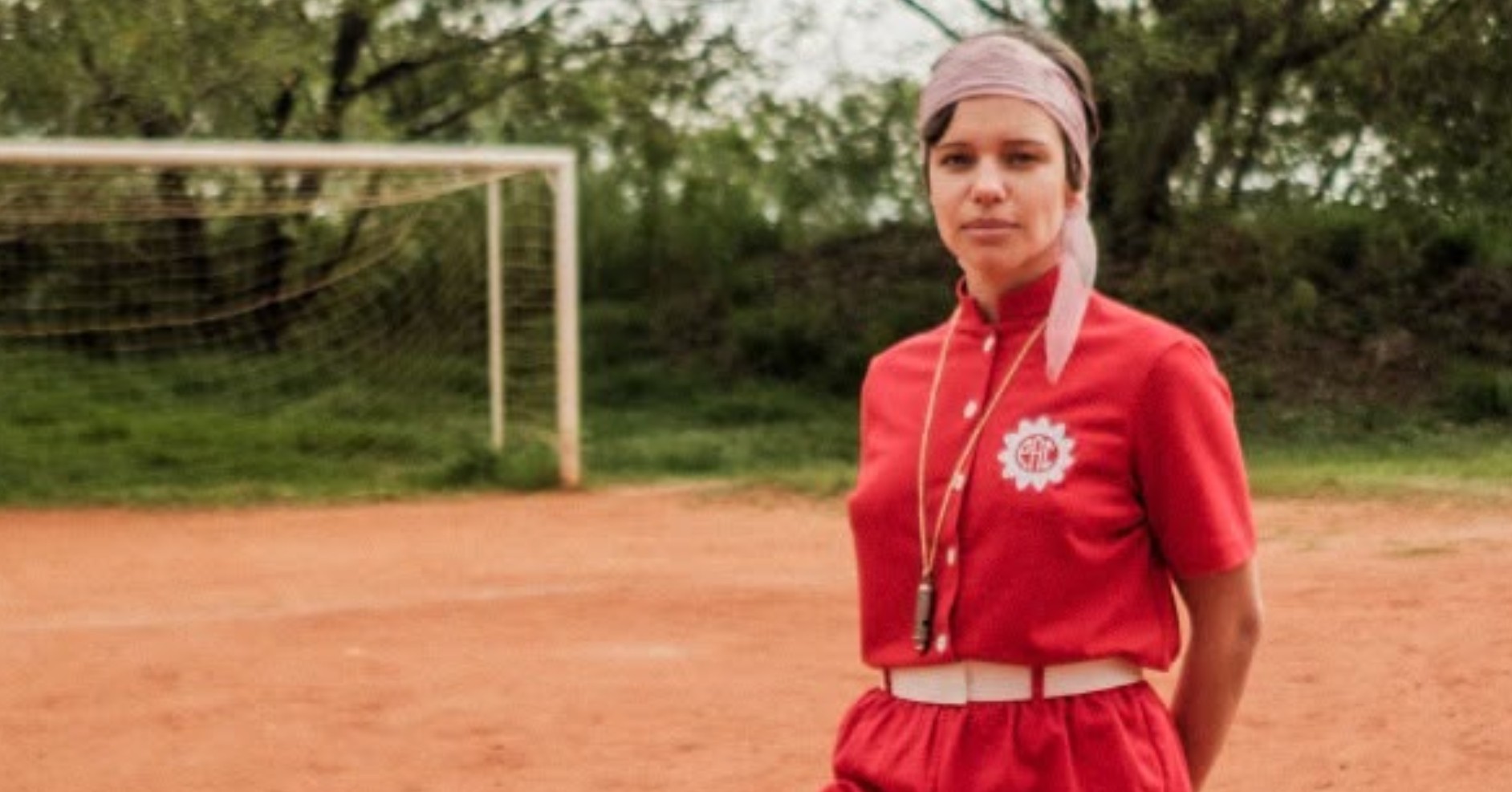 Bruna Linzmeyer é jogadora de futebol em 'A Casa de Dona Carlota'