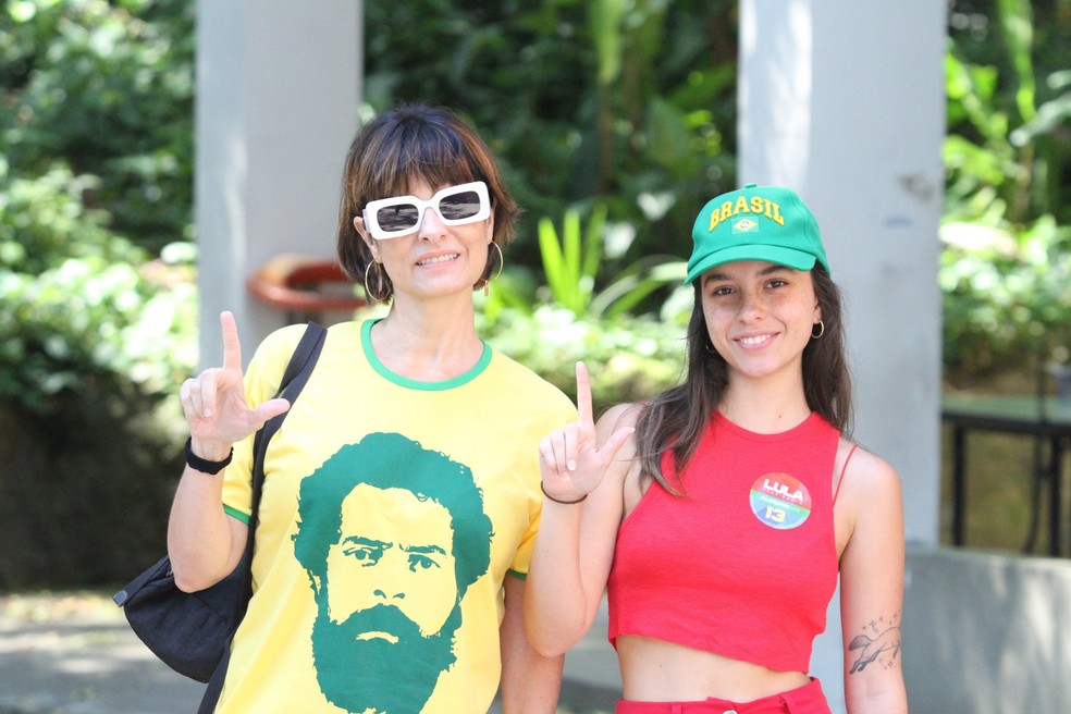 Fernanda Abreu e filha — Foto: AgNews