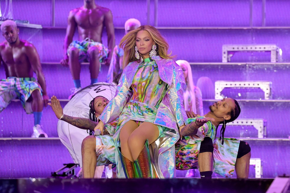 Beyoncé usa conjunto David Koma no primeiro show da Renaissance Tour    — Foto: Getty Images