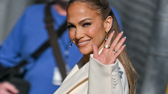 Jennifer Lopez cancela turnê ‘para ficar com a família’ em meio a rumores de separação
