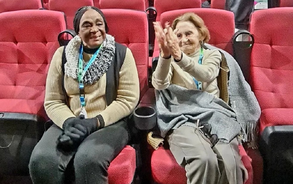 Léa Garcia e Laura Cardoso juntas no Festival de Cinema de Gramado 2023 para receber homenagem — Foto: Reprodução/Instagram