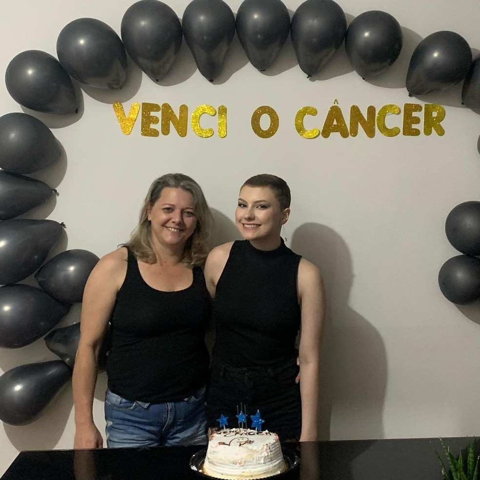 Isabel Veloso e sua mãe, Miriam Kiekow — Foto: Reprodução/Instagram