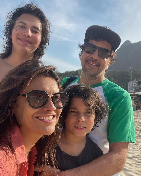 Com cabelos ao vento, Dira Paes abre álbum de fotos de fim de semana na ...