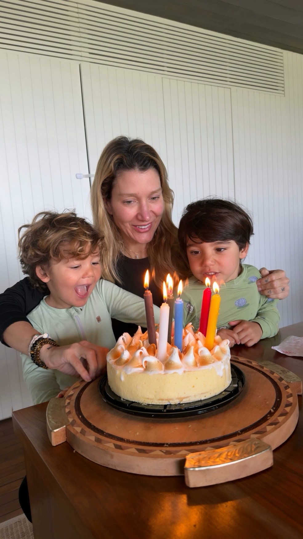 Gabriela Pugliesi comemora aniversário com os filhos — Foto: Reprodução | Instagram