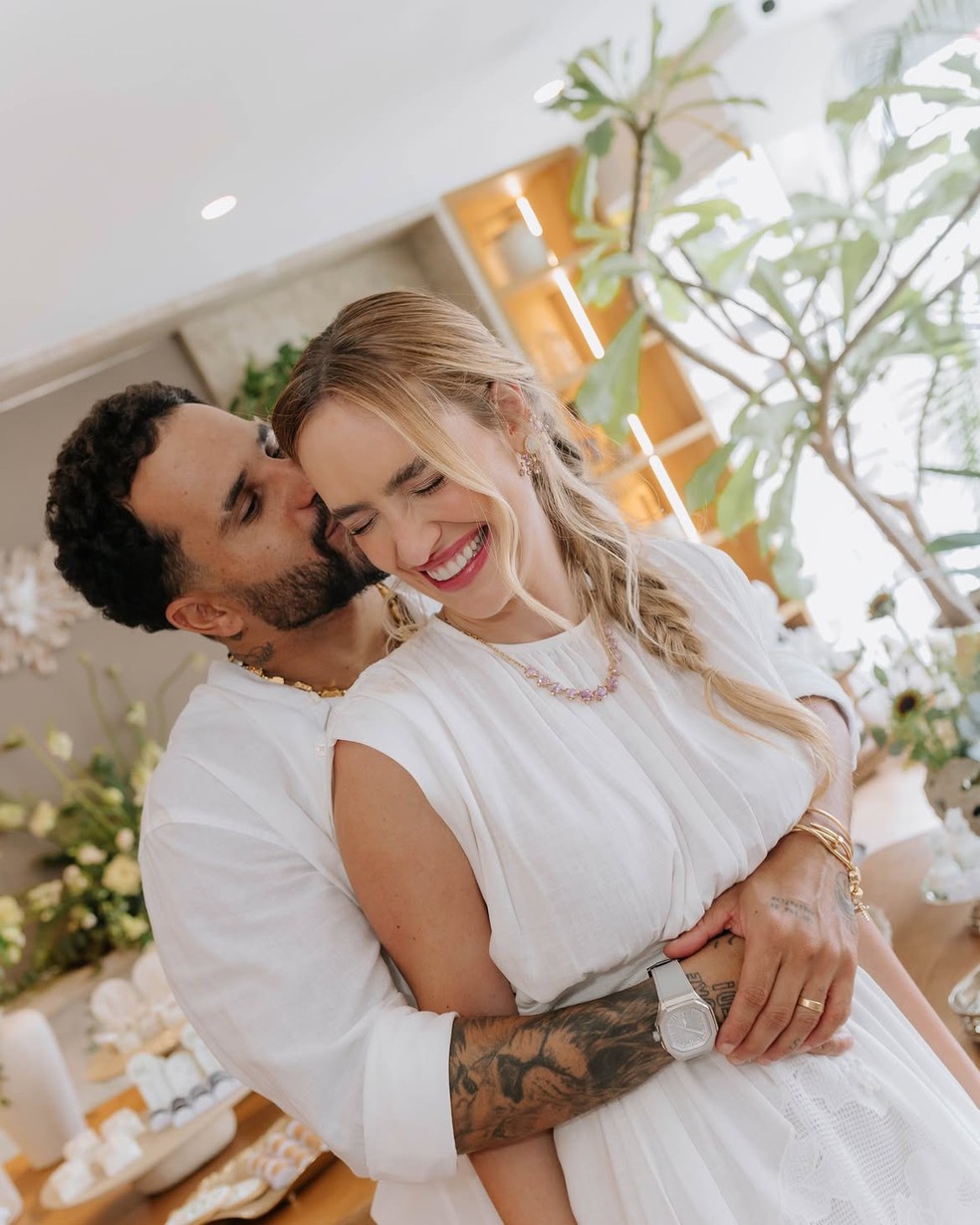 Ítalo Ferreira e esposa batizam o filho — Foto: Reprodução/Instagram