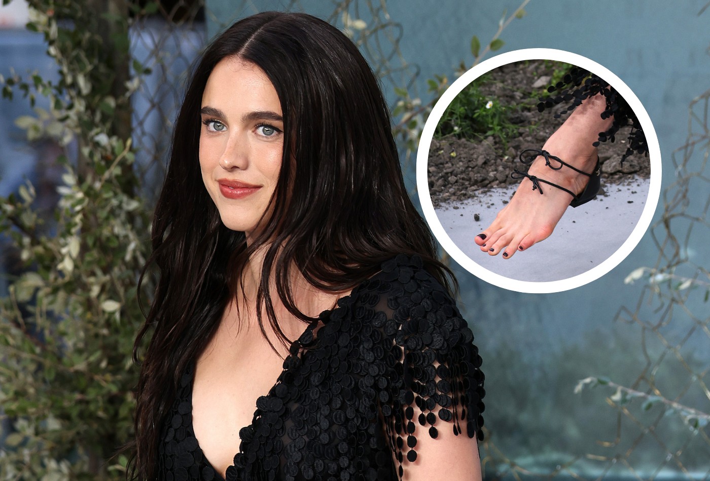Nova moda? Margaret Qualley divide opiniões ao usar sandália 