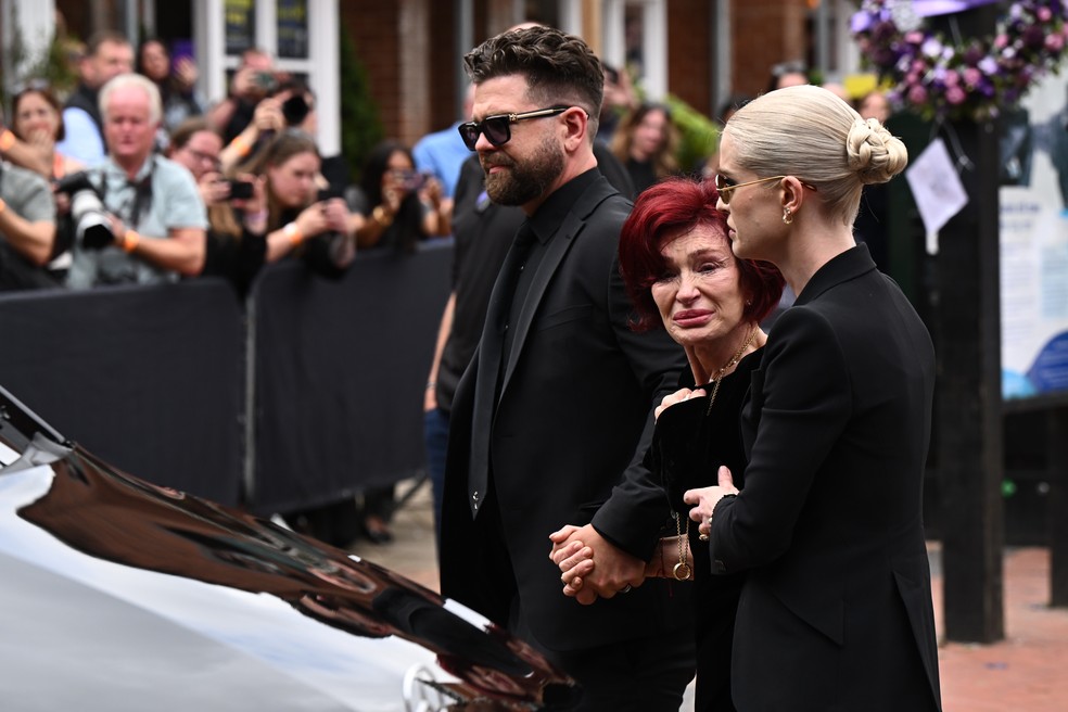  Sharon Osbourne, e seus filhos, Jack e Kelly Osbourne — Foto: Getty Images