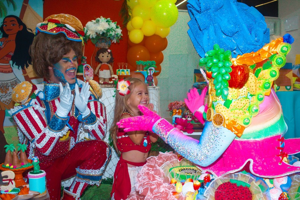 Eike Duarte comemora 3 anos da filha — Foto: Julia Medina/Divulgação