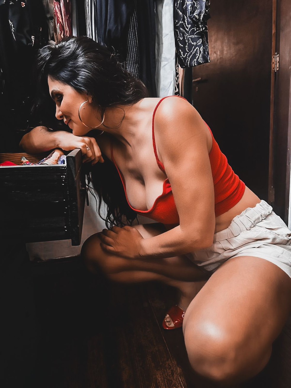 Luiza Ambiel, ex-Banheira do Gugu, mostra seus vibradores: Vários tipos e  tamanhos