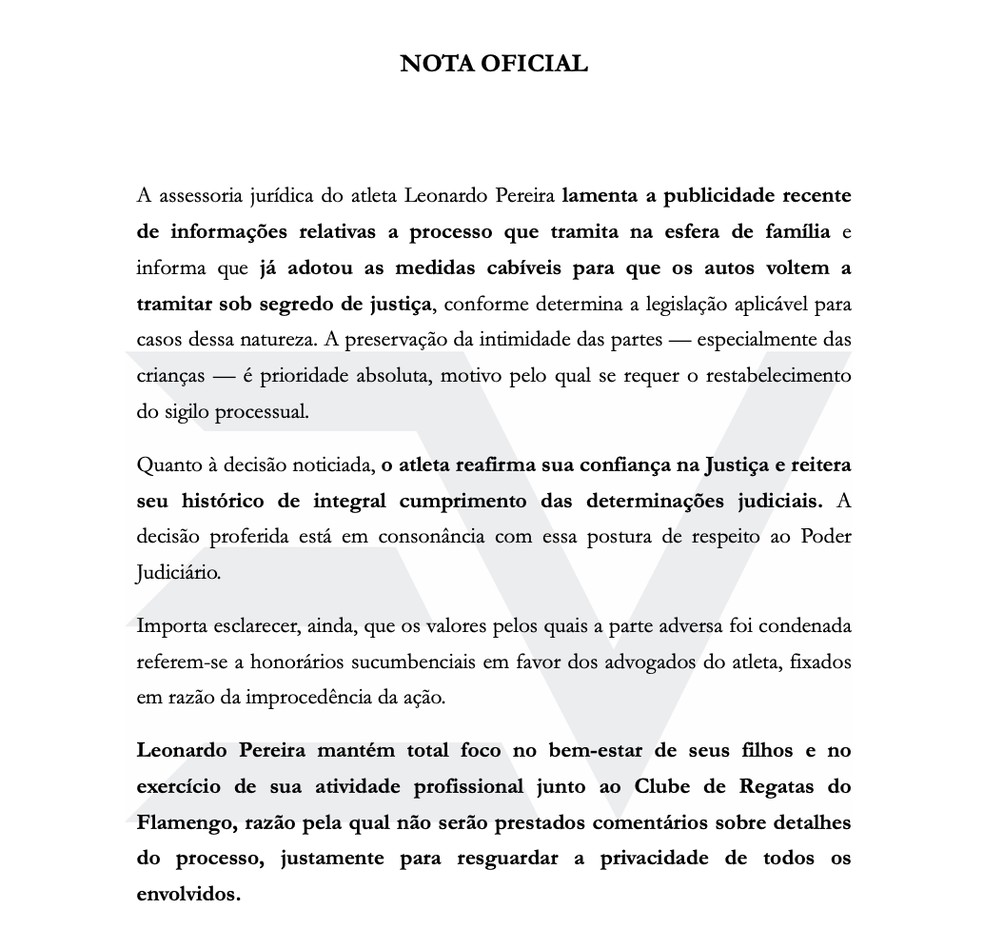 Nota da defesa de L&eacute;o Pereira &mdash; Foto: Quem