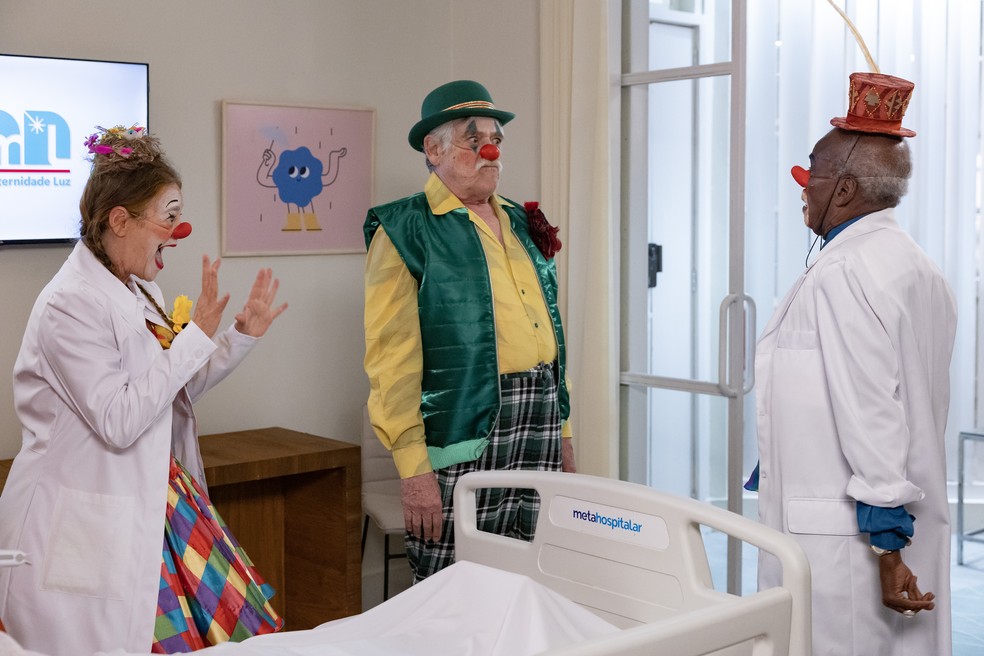 Melinda (Inês Peixoto), Próspero (José de Abreu) e Clemente (Antonio Pitanga) em 'Por Você' — Foto: Divulgação/TV Globo