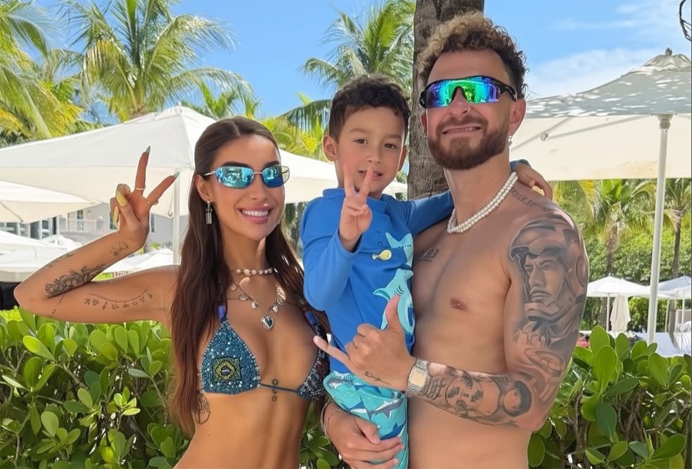 Ex-casal, Bianca Andrade e Fred Bruno curtem Miami com o filho, Cris — Foto: Reprodução/Instagram
