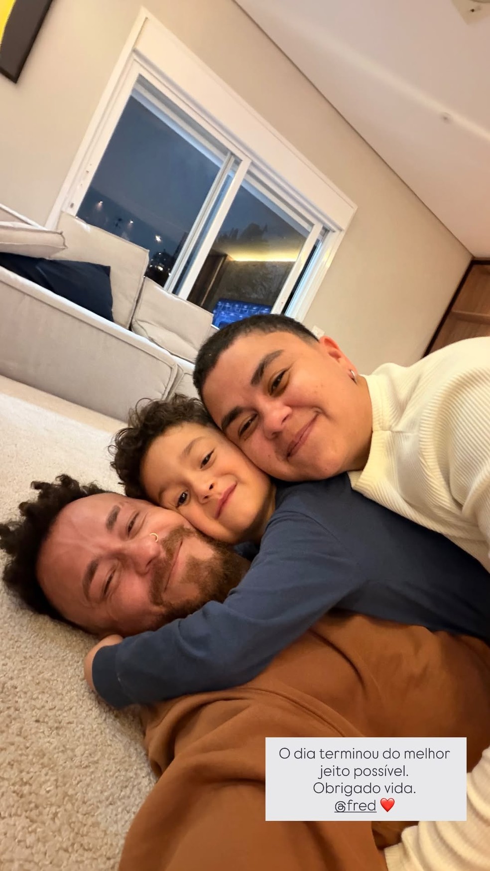 Fred Bruno com o filho, Cris, e o irmão, Gab — Foto: Reprodução/Instagram