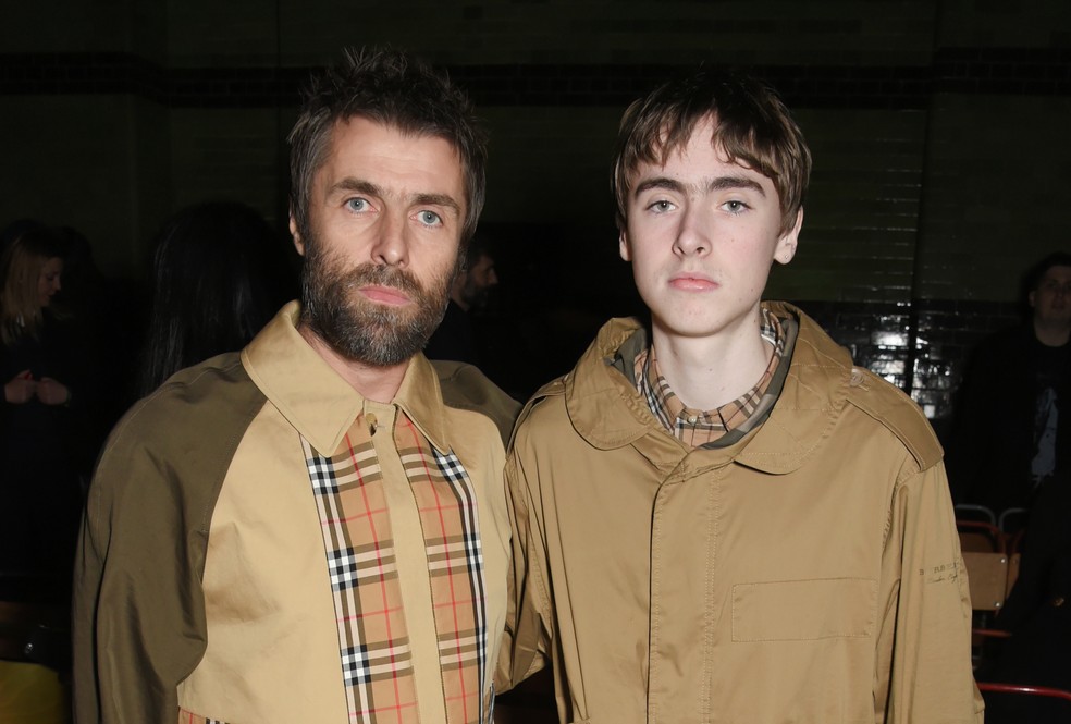 Liam Gallagher e o filho Gene Gallagher, em 2018 — Foto: Getty Images
