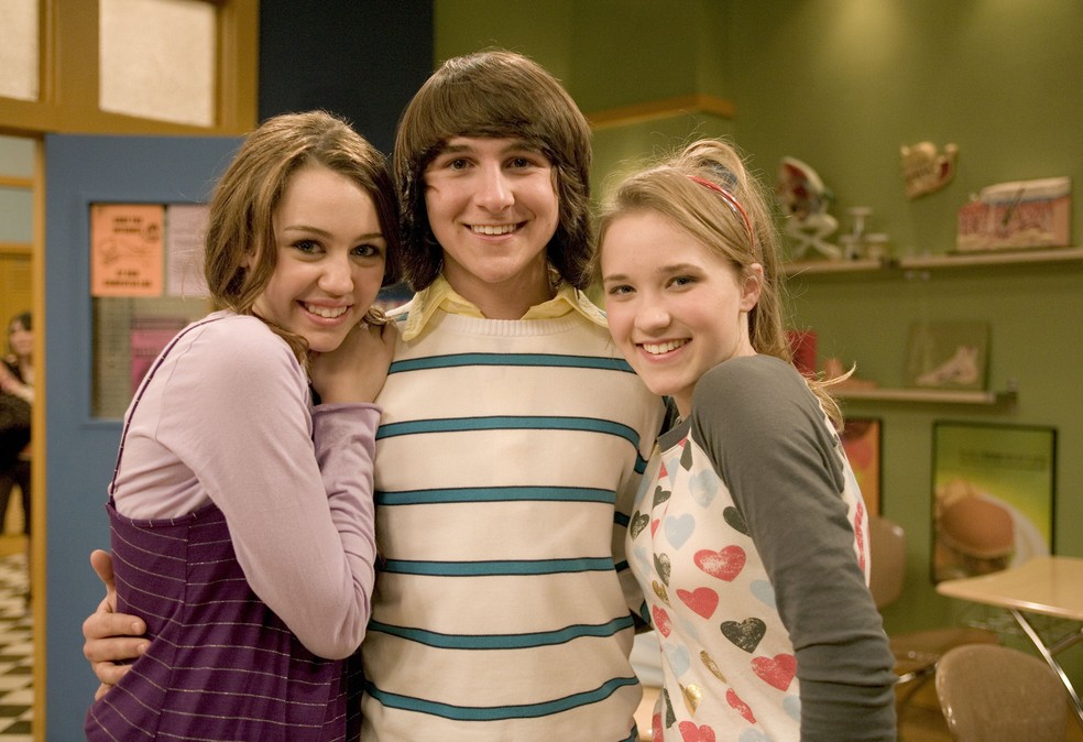 Emily Osment, Mitchel Musso e Miley Cyrus emHannah Montana (2006) &mdash; Foto: Divulga&ccedil;&atilde;o