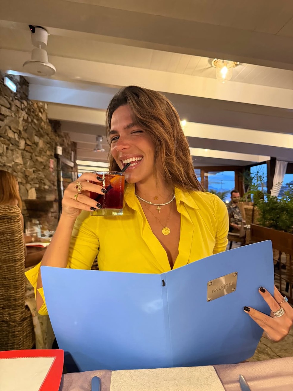 Nicole Bahls, Mariana Goldfarb, Gianne Albertoni e mais amigos passeiam de iate pela Sardenha, na Itália — Foto: Reprodução/Instagram