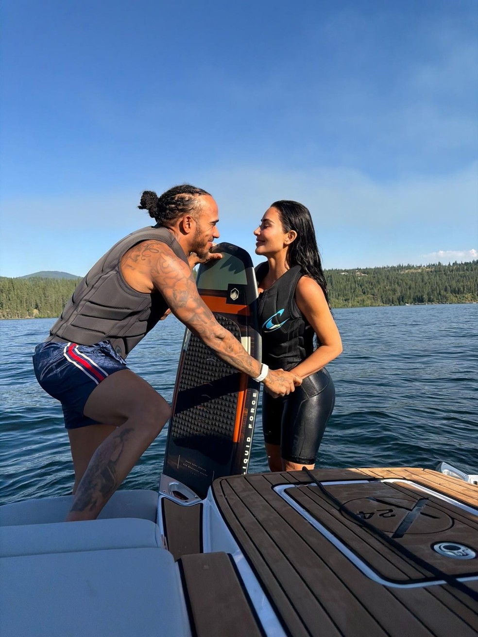 Lewis Hamilton e Kim Kardashian surgem juntos — Foto: Reprodução / Instagram