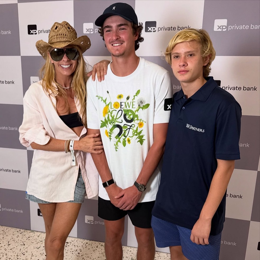 Adriane Galisteu mostra encontro dela e do filho, Vittorio Galisteu, com tenista João Fonseca — Foto: Reprodução/Instagram