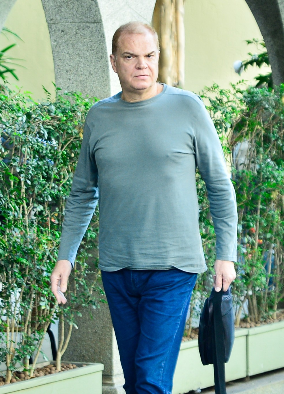 Mauro Alencar no velório de Francisco Cuoco, em São Paulo — Foto: Eduardo Martins / Brazil News