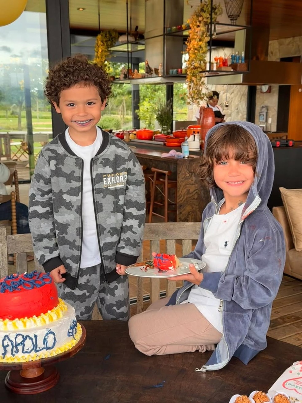 Giovanna Ewbank posta diversos cliques com os filhos e reflete nas redes sociais — Foto: Reprodução/Instagram