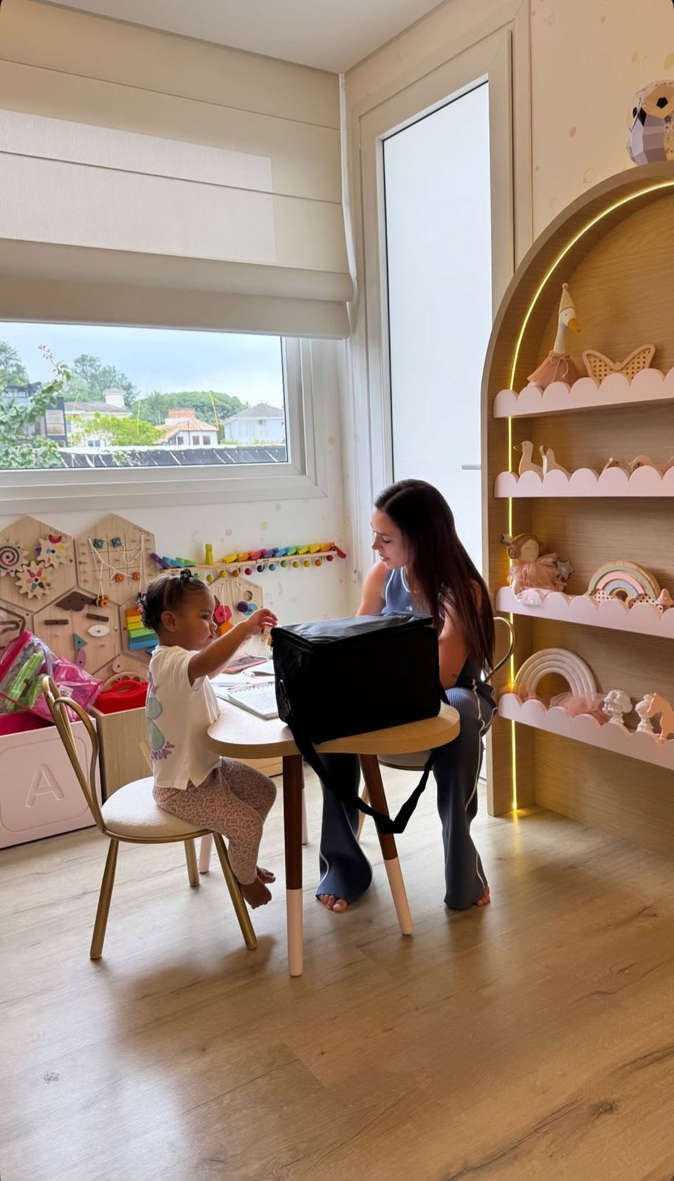 Mavie e Bruna Biancardi brincando — Foto: Reprodução/ Instagram