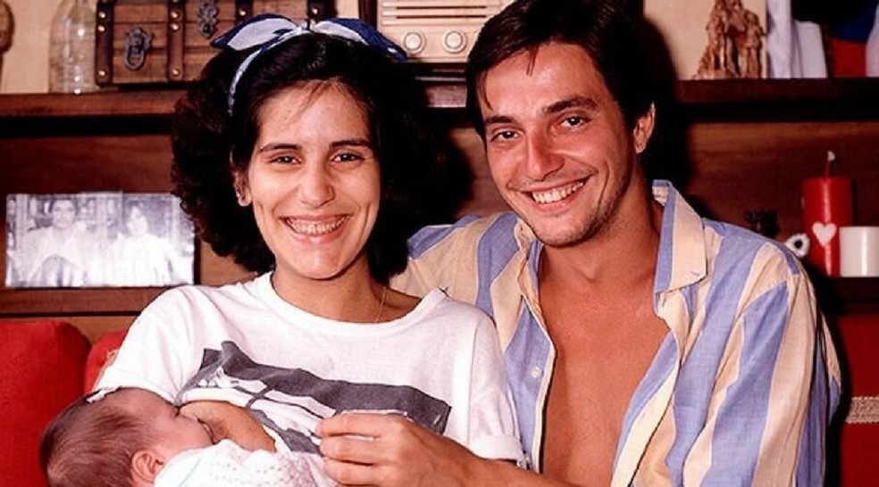 Gloria Pires e Fábio Jr. com a filha, Cleo, ainda bebê — Foto: Reprodução/Instagram