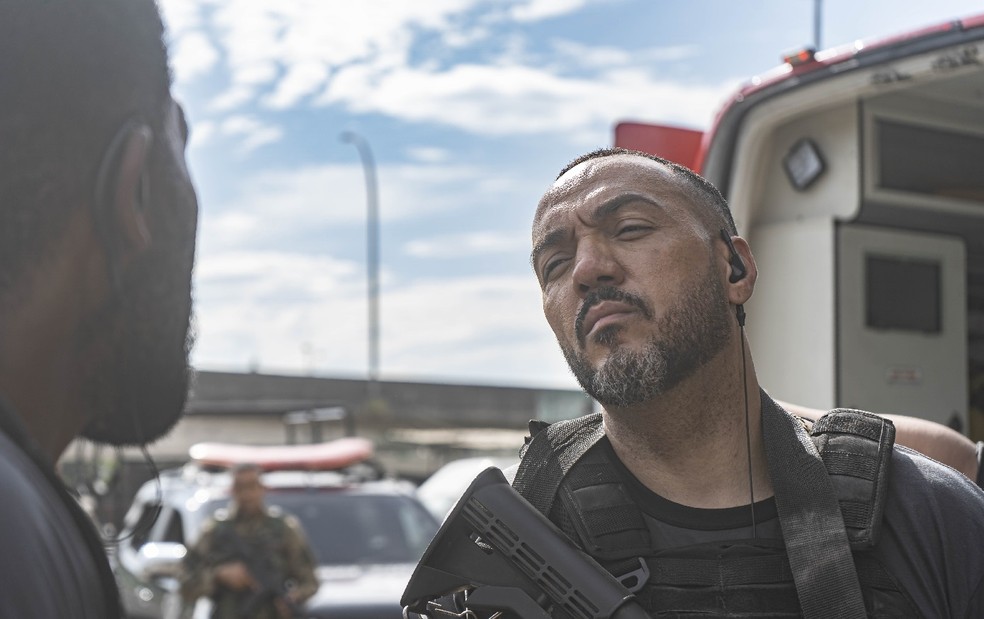 Belo interpreta o personagem Silvio em 'Arcanjo Renegado' — Foto: César Diógenes