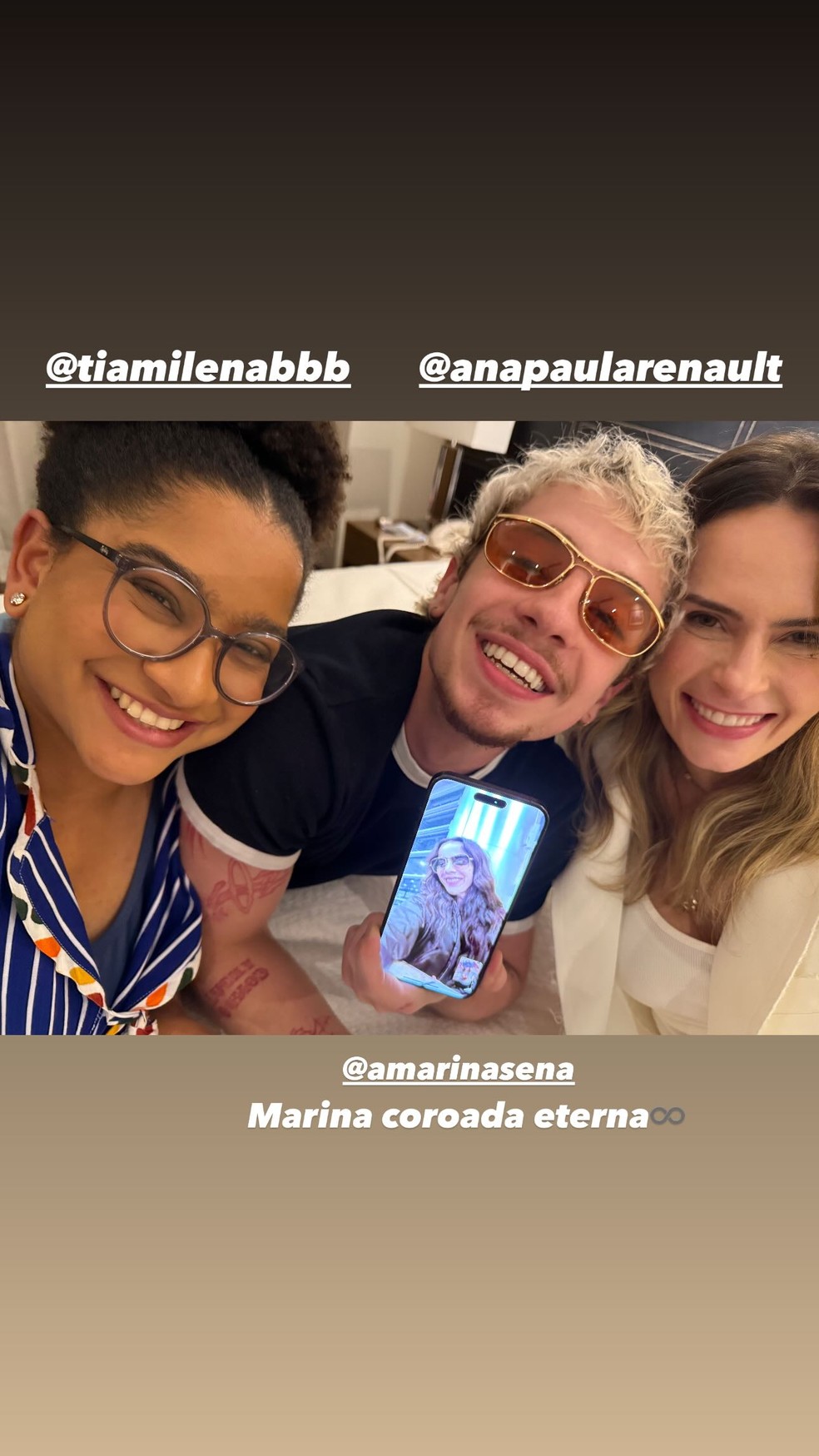 Tia Milena, Juliano Floss e Ana Paula Renault conversam com Marina Sena por videochamada &mdash; Foto: Reprodu&ccedil;&atilde;o/Instagram