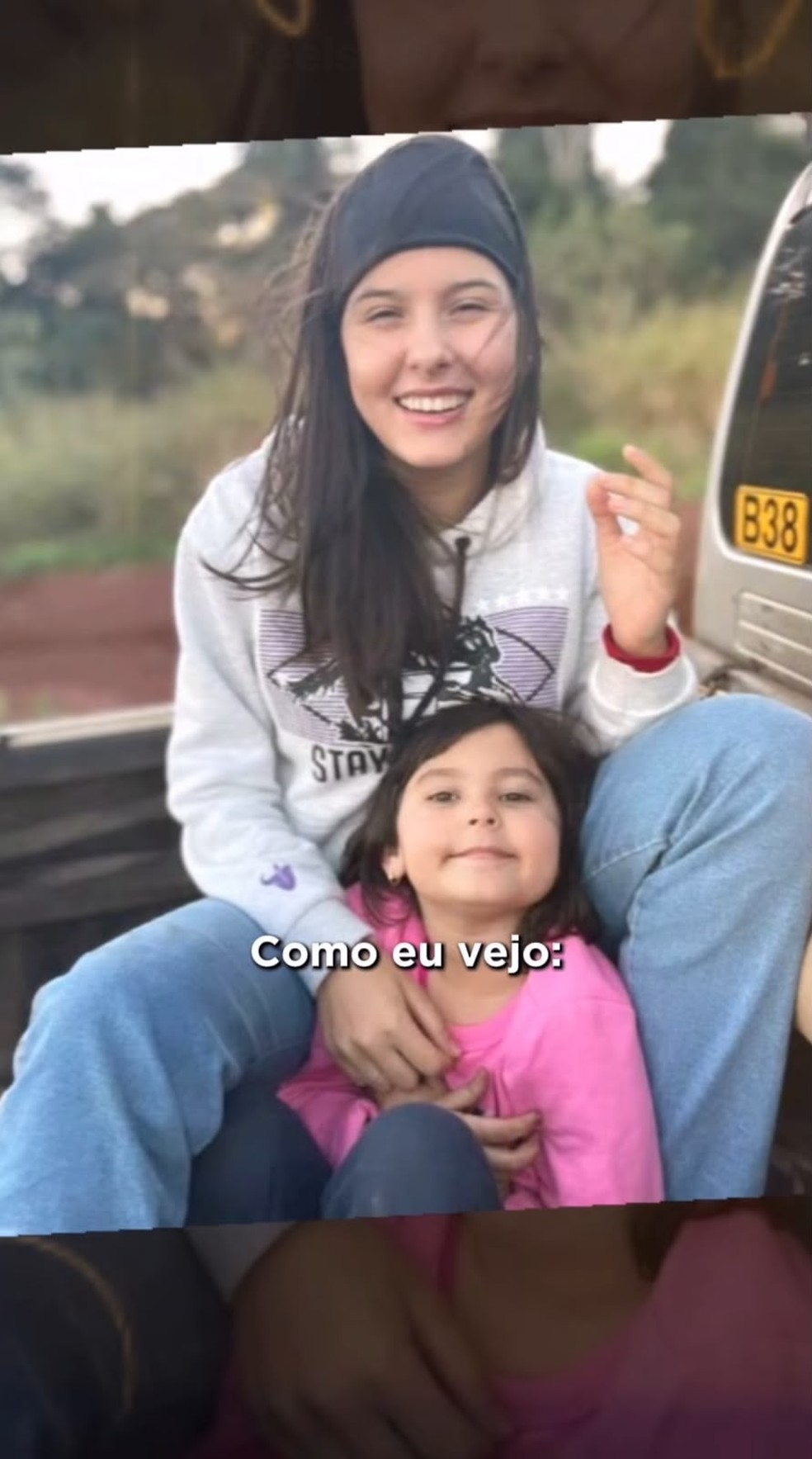 Ana Castela na adolescência com a irmã Antonella — Foto: Reprodução/Instagram