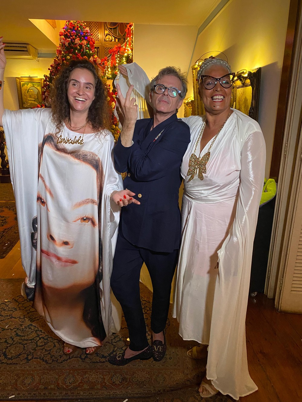 Stênio Garcia, Marilene Saade e Jayme Periard curtem Ano-Novo na casa ...