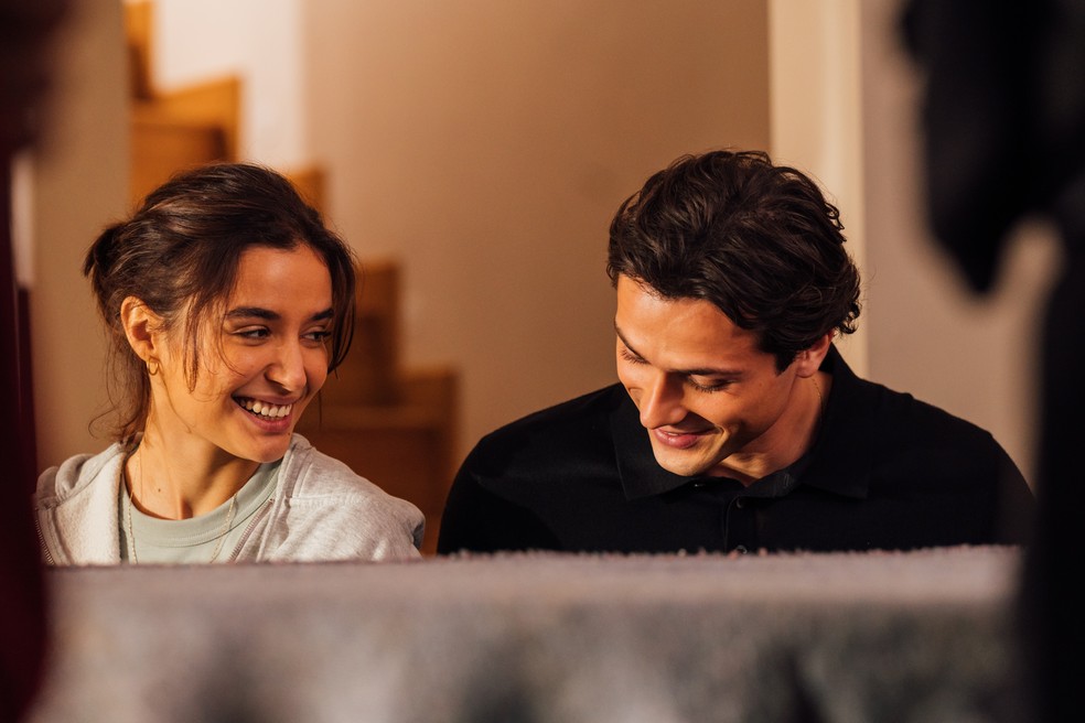 Carmen Kassovitz e Baptiste Masseline em 'Campus Drivers' — Foto: Divulgação/Prime Video
