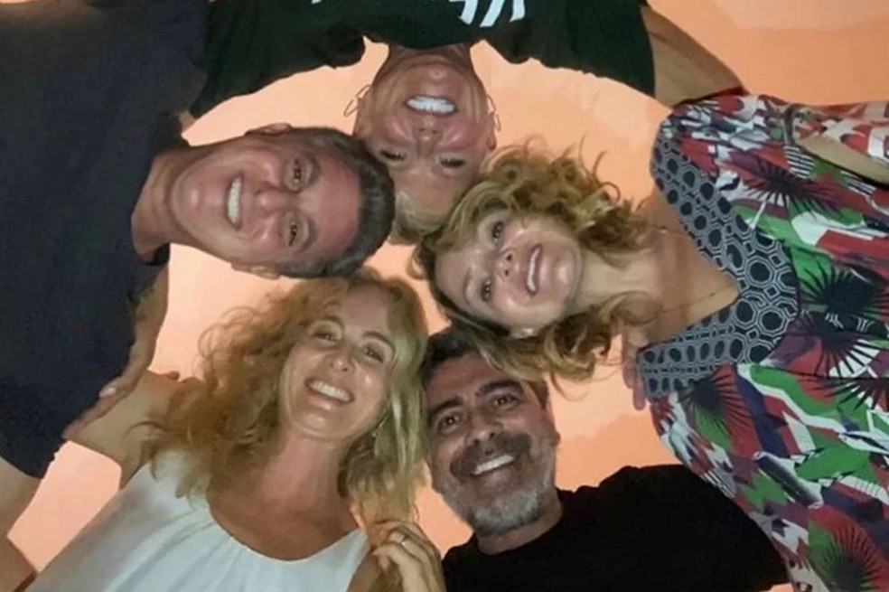 Luciano Huck, Angélica, Junno Andrade, Eliana e Xuxa em encontro em 2020 — Foto: Reprodução/Instagram