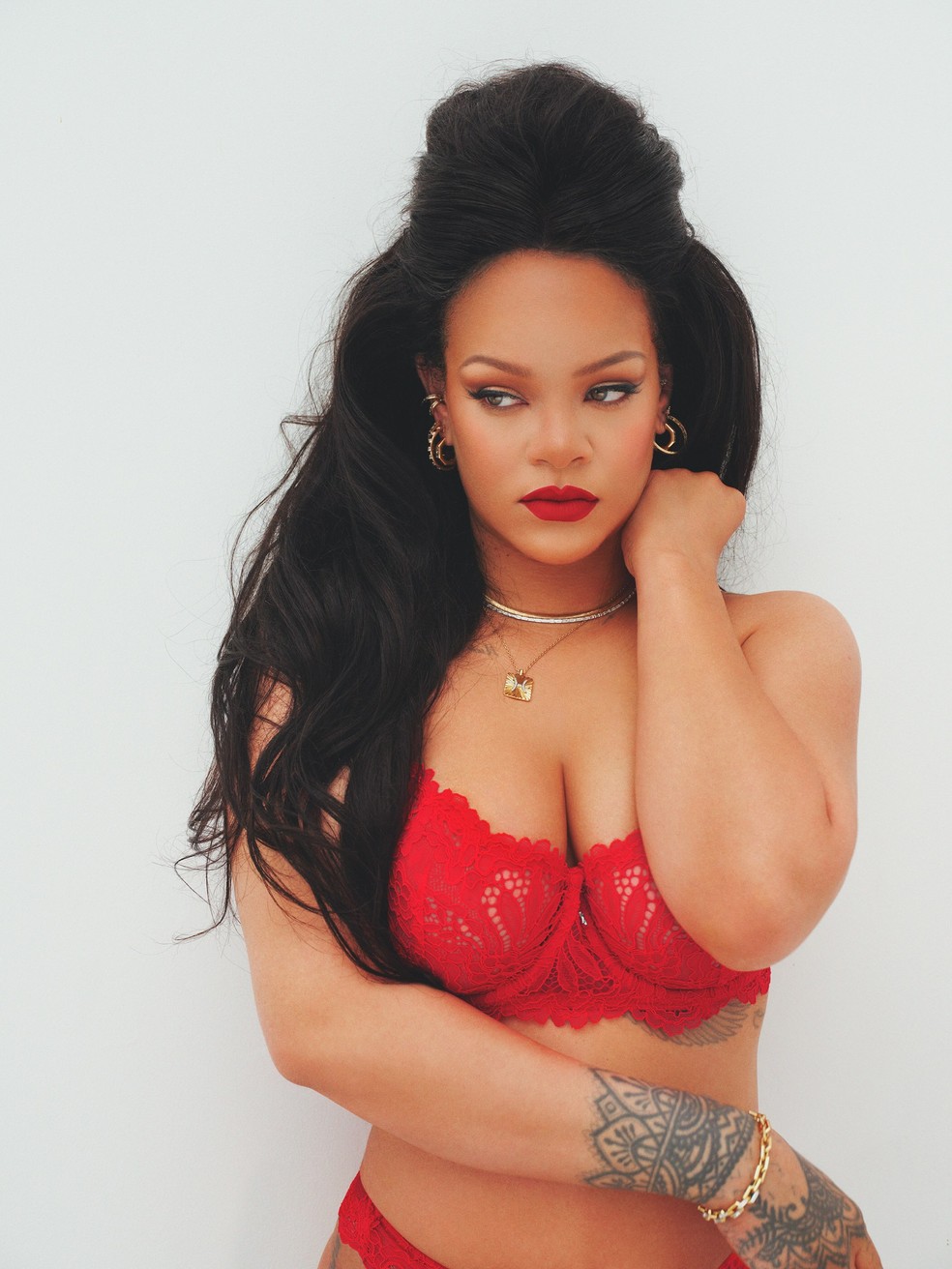 Rihanna posa de lingerie — Foto: Reprodução/Instagram